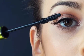 راهنمای کامل آرایش چشم برای چشم‌های حساس و خشک