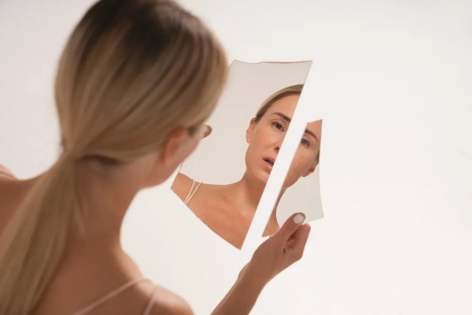 جلوگیری از چین و چروک صورت: معرفی 8 روش اثبات شده