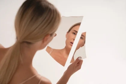 جلوگیری از چین و چروک صورت: معرفی 8 روش اثبات شده