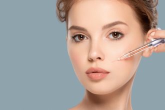 تاثیر بوتاکس بر جذابیت و روابط عاشقانه؛ بررسی جامع
