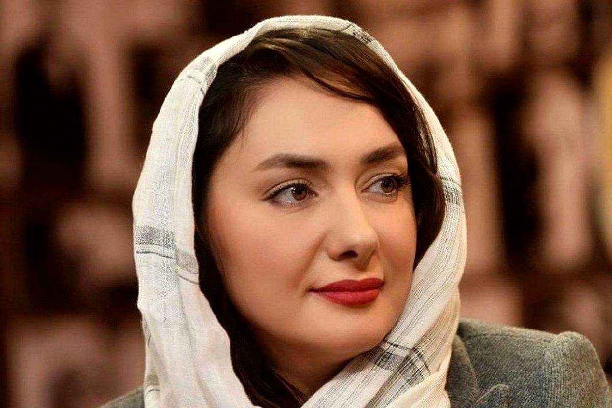 هانیه توسلی در 46 سالگی با استایل مرموز و نگاه خیره، دل از مخاطبان ربود!