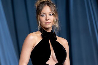 درمالیدی - حلقه الماس غولپیکر در دست سیدنی سوئینی! آیا الهه اغواگر هالیوود مخفیانه نامزد کرده؟ حلقه الماس غولپیکر در دست سیدنی سوئینی! آیا الهه اغواگر هالیوود مخفیانه نامزد کرده؟