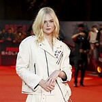 درمالیدی - ال فانینگ با شکم برهنه و لباسی یخیسفید در فرش قرمز: سکسیتر از همیشه؟! ال فانینگ با شکم برهنه و لباسی یخیسفید در فرش قرمز: سکسیتر از همیشه؟!