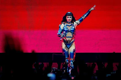 رسوایی عاشقانه در پاریس! کیتی پری و جاستین ترودو دست در دست از کلاب شبانه بیرون آمدند