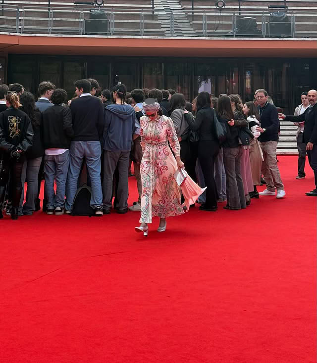 درمالیدی - استایل سکسی و خیرهکننده غزل شاکری، فرش قرمز ایتالیا را تسخیر کرد! استایل سکسی و خیرهکننده غزل شاکری، فرش قرمز ایتالیا را تسخیر کرد!