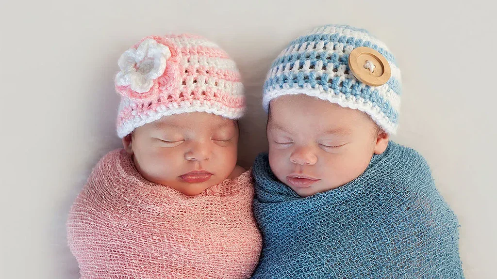 دختر یا پسر؟ راهنمای کامل انتخاب جنسیت فرزند [از افسانه‌های تیک‌تاک تا واقعیت‌های پزشکی]