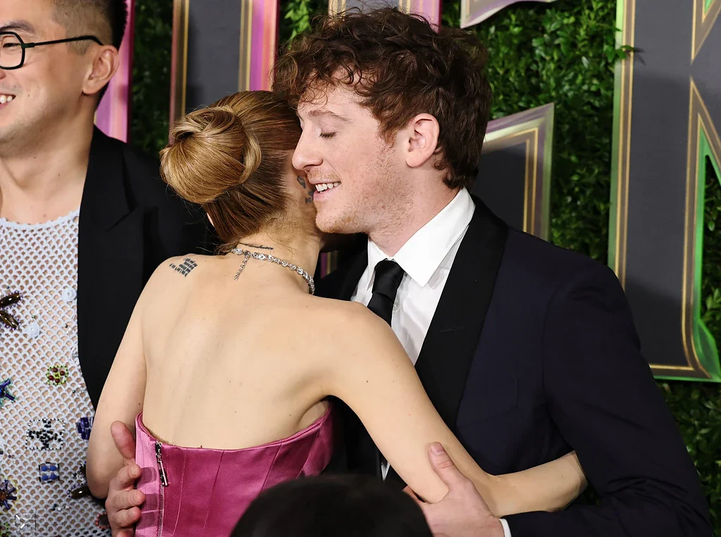 آریانا گرانده باردار است؟ رسوایی بارداری آریانا گرانده با «عشق جنجالی» متاهلش