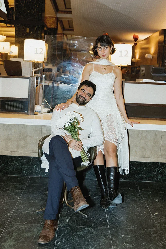 تصاویر محرمانه از ازدواج یواشکی شهردار مسلمان نیویورک در مترو! / عشق اپلیکیشنی زهران ممدانی و راما دوجی که نیویورک را منفجر کرد!