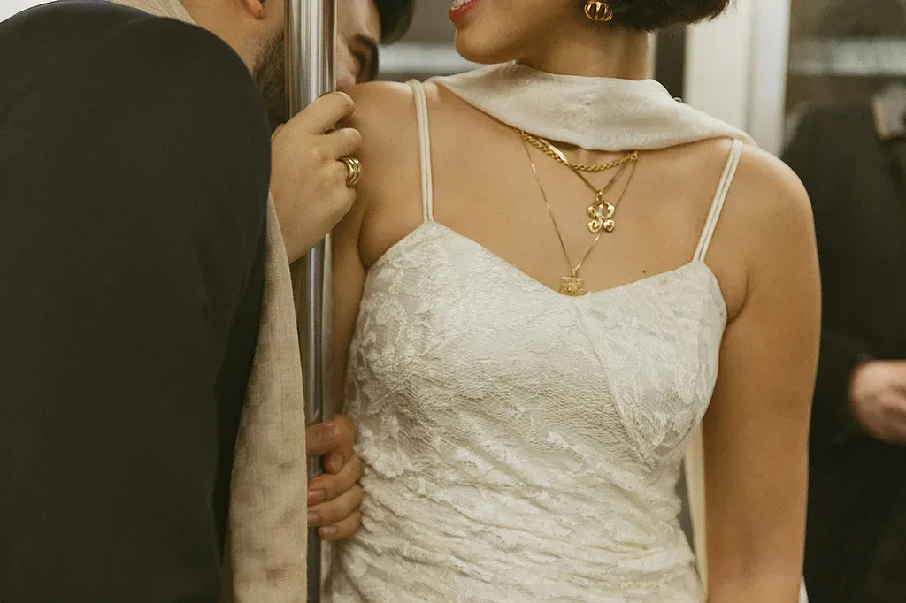 تصاویر محرمانه از ازدواج یواشکی شهردار مسلمان نیویورک در مترو! / عشق اپلیکیشنی زهران ممدانی و راما دوجی که نیویورک را منفجر کرد!