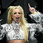 بریتنی اسپیرز با لباس خواب سکسی، کبودی روی بازو و پیامی رمزآلود به اینستاگرام برگشت!