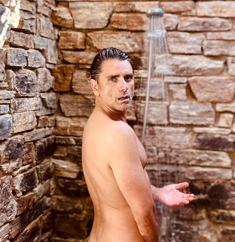 درمالیدی - تماشا کنید: فهرست جنجالی تمام ستارههایی که در جشن تولد خود برهنه شدند! جان استیموس: فهرست جنجالی تمام ستارههایی که در جشن تولد خود برهنه شدند!