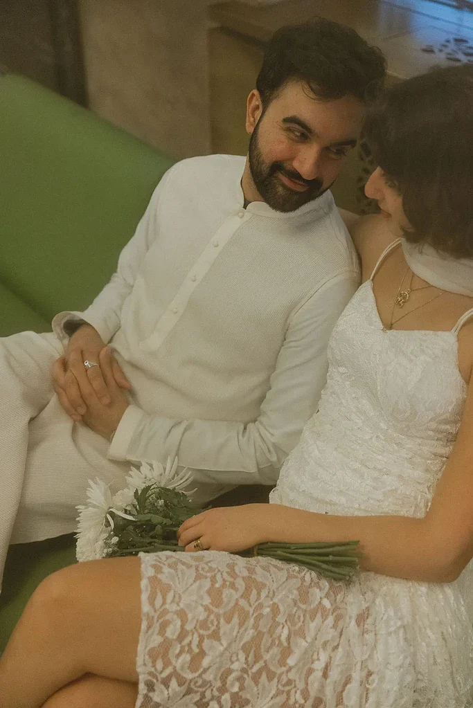 تصاویر محرمانه از ازدواج یواشکی شهردار مسلمان نیویورک در مترو! / عشق اپلیکیشنی زهران ممدانی و راما دوجی که نیویورک را منفجر کرد!