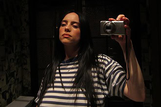 بیلی آیلیش در سلفی‌های جدیدش دنیا را متحیر کرد؛ چهره سکسی بیلی آیلیش در 23 سالگی