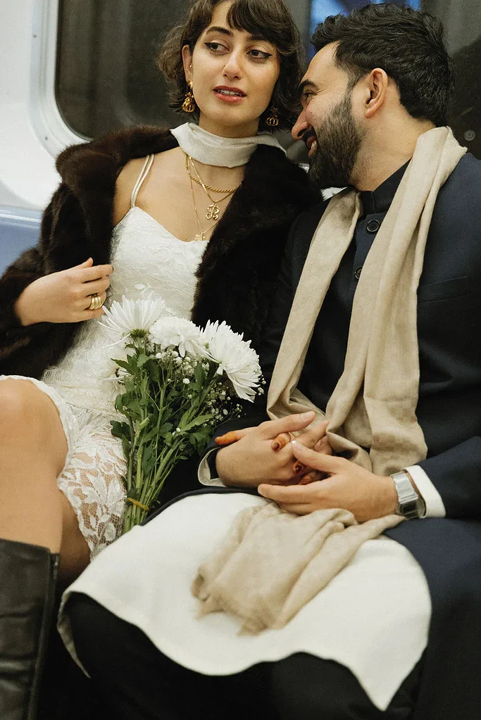 تصاویر محرمانه از ازدواج یواشکی شهردار مسلمان نیویورک در مترو! / عشق اپلیکیشنی زهران ممدانی و راما دوجی که نیویورک را منفجر کرد!