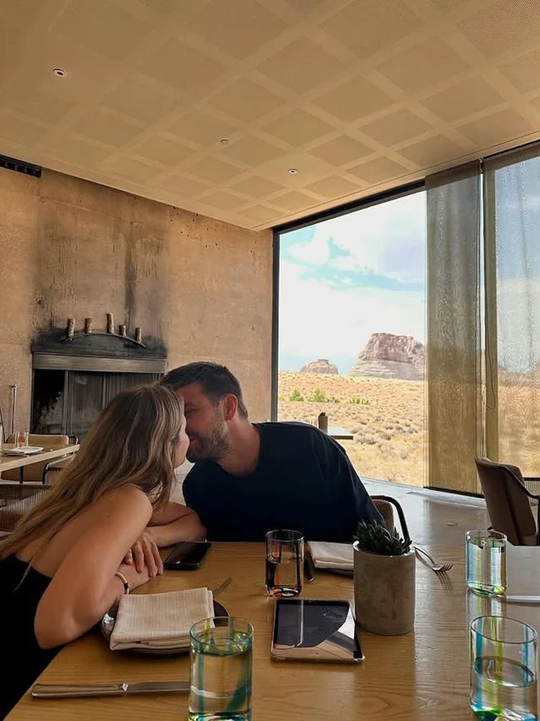 درمالیدی - عشقبازی پیکه و معشوقه ۲۶ سالهاش در استادیوم؛ آغوش داغ کلارا چیا جلوی چشم همه! عشقبازی پیکه و معشوقه ۲۶ سالهاش در استادیوم؛ آغوش داغ کلارا چیا جلوی چشم همه!