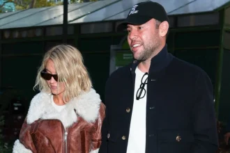 «بردگی عاشقانه» ستاره 28 ساله هالیوود! / افشای رابطه خطرناک سیدنی سوئینی با «مرد منفور» موسیقی که کنترل اتاق خواب و قراردادهایش را به دست گرفته است!