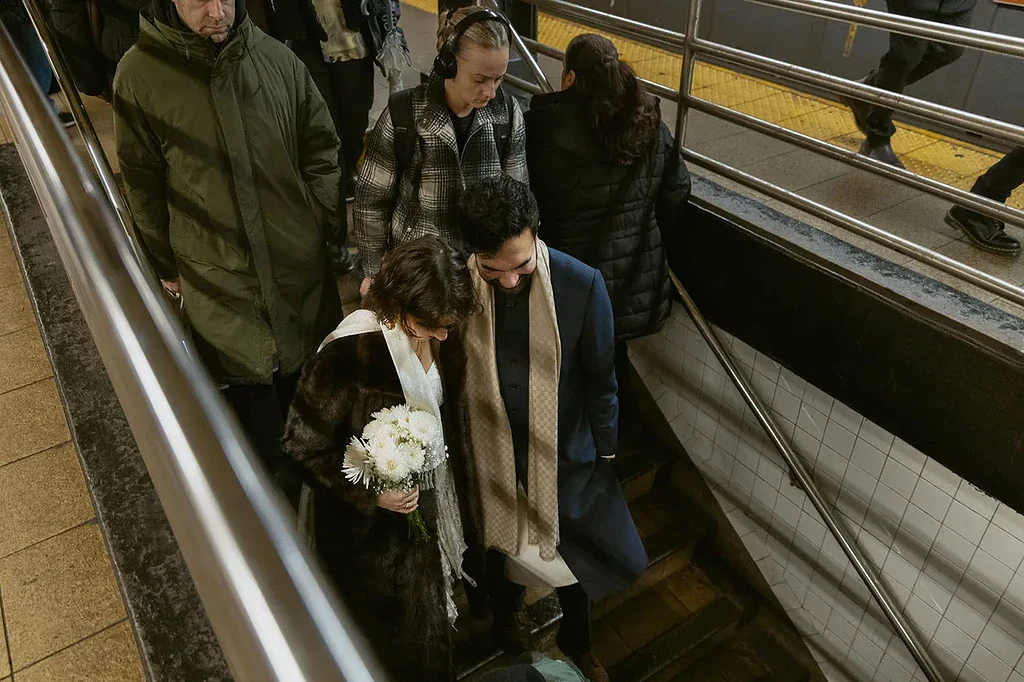 تصاویر محرمانه از ازدواج یواشکی شهردار مسلمان نیویورک در مترو! / عشق اپلیکیشنی زهران ممدانی و راما دوجی که نیویورک را منفجر کرد!