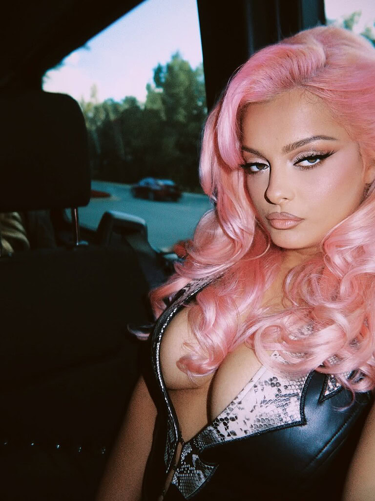 طوفان بی بی رکسا با استایل چرم و یقه باز! تصاویری که اینستاگرام را به آتش کشید