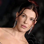 میلی بابی براون با لباس «توری شفاف و سکسی» تمام خط قرمزها را شکست! / نمایش اندام زیر تور دانتل در کنار ستاره‌ی هالیوود!