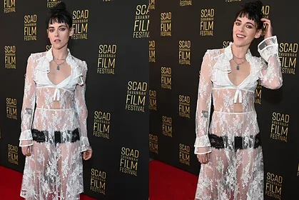 کریستن استوارت با پیراهن کاملاً برهنه و لباس‌زیر تور، از فیلم جنجالی‌اش درباره «زنای محارم و پریود» پرده برداشت!