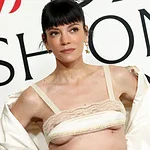 لیلی آلن با برهنه‌ترین لباس سال، فرش قرمز به آتش کشید