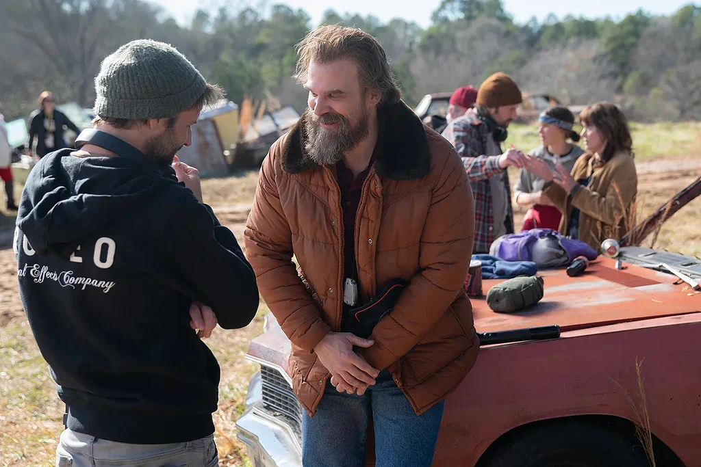 شکایت میلی بابی براون از دیوید هاربر به دلیل آزار و قلدری و رابطه‌ای دوگانه میان دو ستاره