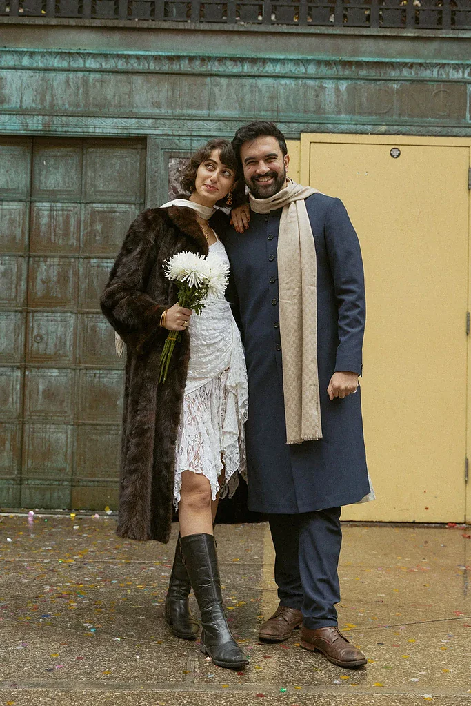 تصاویر محرمانه از ازدواج یواشکی شهردار مسلمان نیویورک در مترو! / عشق اپلیکیشنی زهران ممدانی و راما دوجی که نیویورک را منفجر کرد!