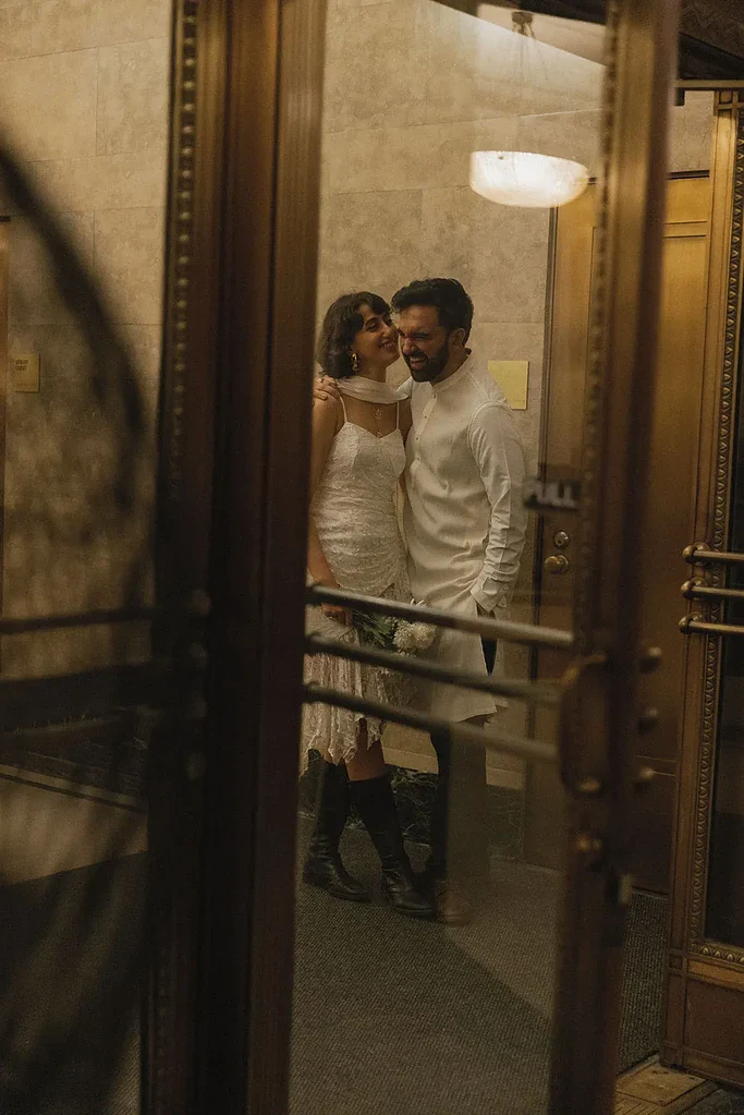 تصاویر محرمانه از ازدواج یواشکی شهردار مسلمان نیویورک در مترو! / عشق اپلیکیشنی زهران ممدانی و راما دوجی که نیویورک را منفجر کرد!