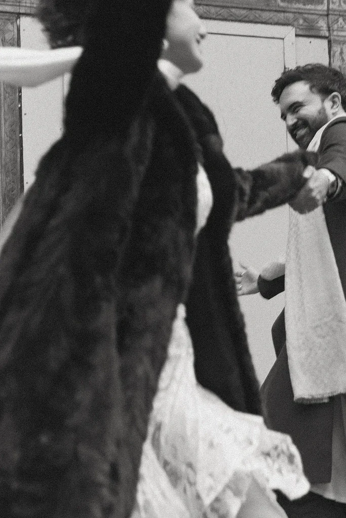 تصاویر محرمانه از ازدواج یواشکی شهردار مسلمان نیویورک در مترو! / عشق اپلیکیشنی زهران ممدانی و راما دوجی که نیویورک را منفجر کرد!