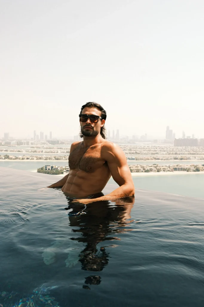 درمالیدی - عکسهای داغ سام اصغری در مجله پلیگرل؛ پسر ایرانی هالیوود مرزها را شکست! سام اصغری با عکسهای داغ در مجله پلیگرل؛ پسر ایرانی هالیوود مرزها را شکست!