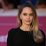 شجاعت عریان یک ستاره؛ آنجلینا جولی برای اولین بار زخم‌های سینه‌اش را نشان داد