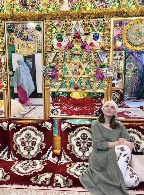 درمالیدی - ژست مرموز دکتر بهنوش طباطبایی با شتر در کویر جنوب! ژست مرموز دکتر بهنوش طباطبایی با شتر در کویر جنوب!