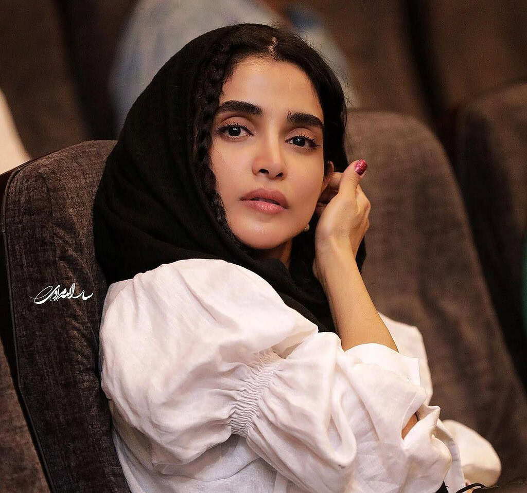 درمالیدی - طوفان شایعات ناموسی؛ علی شادمان و الهه حصاری در مرکز یک ماجرای پرحاشیه سینمایی! طوفان شایعات ناموسی؛ علی شادمان و الهه حصاری در مرکز یک ماجرای پرحاشیه سینمایی!