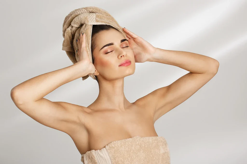 درمالیدی - تفاوت سرم بدن و روغن بدن؛ کدام برای پوست شما بهتر است؟ تفاوت سرم بدن و روغن بدن؛ کدام برای پوست شما بهتر است؟