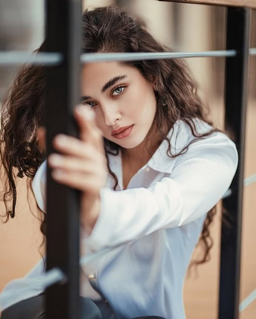 درخشش کیمیا حسینی؛ تنها دختر ایرانی در لیست 100 زن زیبای جهان!