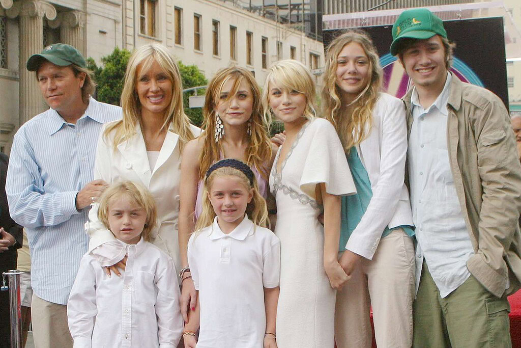 درمالیدی - افشاگری الیزابت اولسن: سالها خواهرانم را مجبور کردند بازیها و رقصهایم را تحمل کنند! افشاگری الیزابت اولسن: سالها خواهرانم را مجبور کردند بازیها و رقصهایم را تحمل کنند!