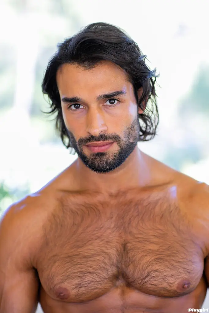 درمالیدی - عکسهای داغ سام اصغری در مجله پلیگرل؛ پسر ایرانی هالیوود مرزها را شکست! سام اصغری با عکسهای داغ در مجله پلیگرل؛ پسر ایرانی هالیوود مرزها را شکست!