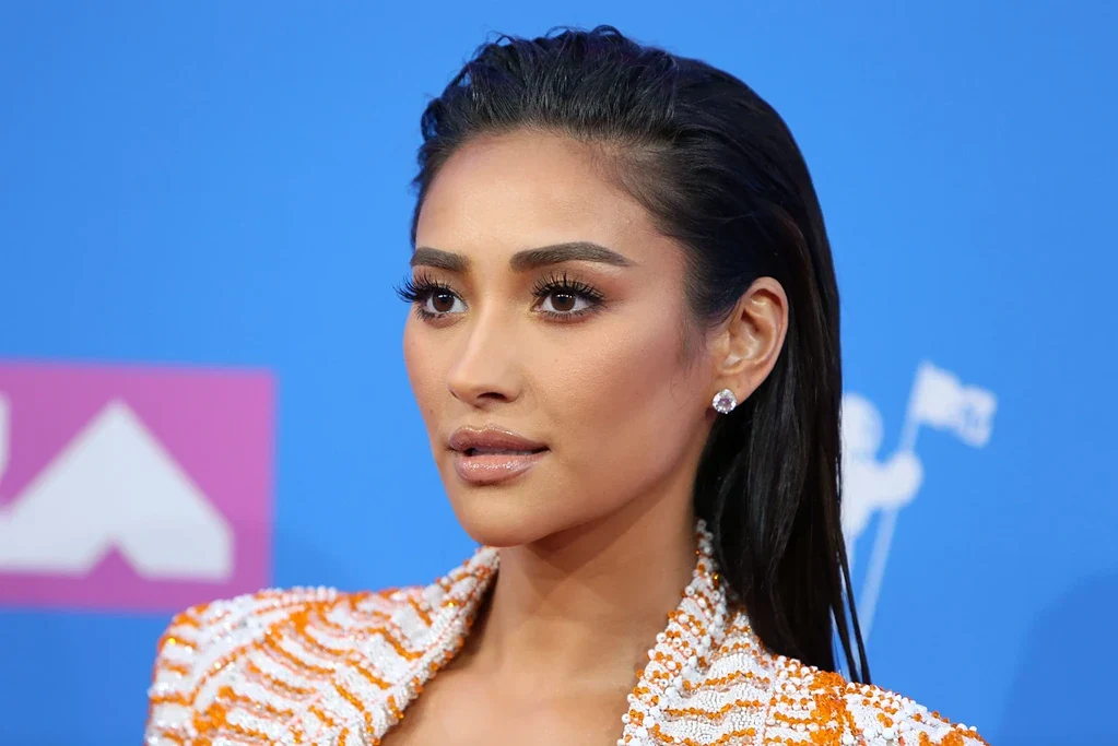 جذاب‌ترین زن دنیا از نظر داده‌ها، چه ویژگی‌هایی دارد؟ / ویژگی های جذاب ترین زن دنیا