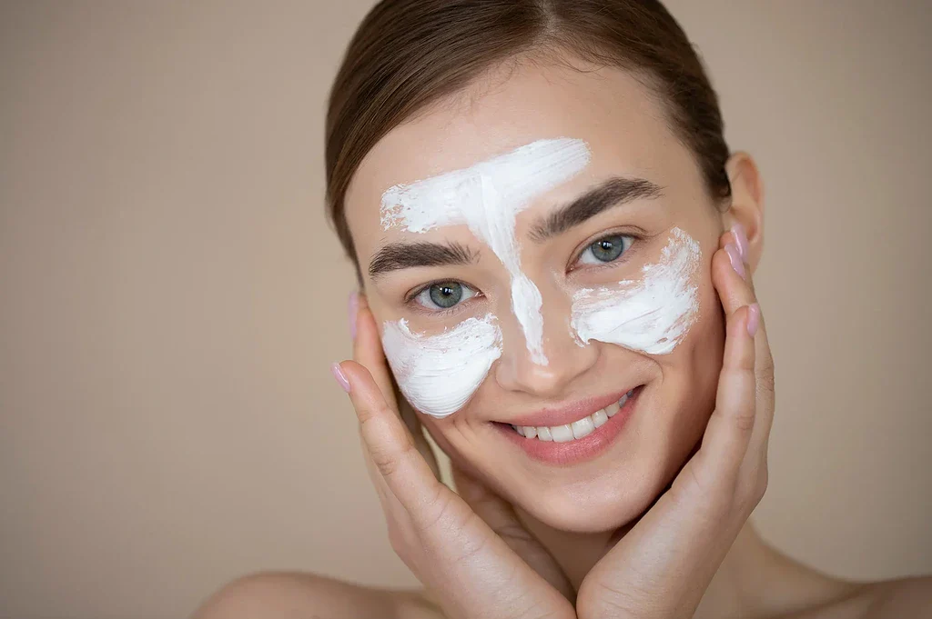 بهترین کرم برای از بین بردن لک صورت؛ راهنمای 2026