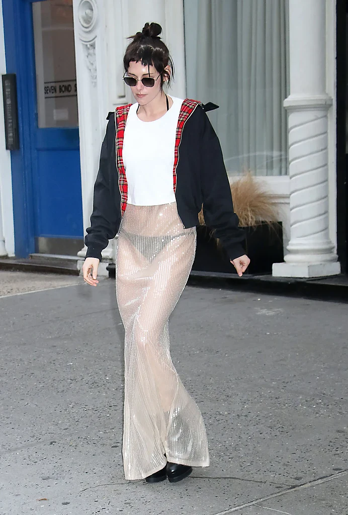 کریستن استوارت با استایل برهنه و بی‌پروا در سرمای نیویورک