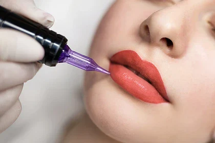 شیدینگ لب: همه‌چیز درباره تاتو نیمه دائم لب