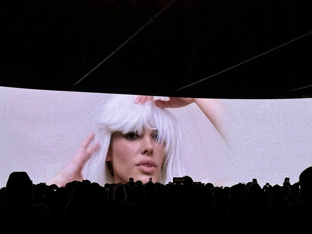 درمالیدی - بیانکا سنسوری بیسانسور؛ «برهنگی تمام شد، حالا نوبت خودِ من است» بیانکا سنسوری بیسانسور؛ «برهنگی تمام شد، حالا نوبت خودِ من است»