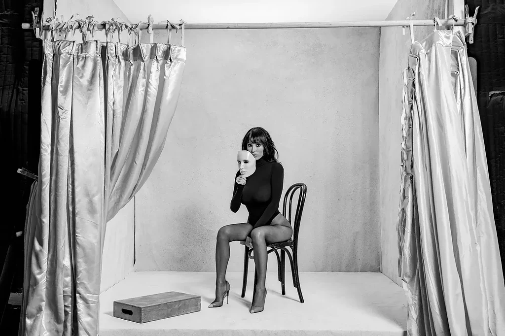 درمالیدی - بیانکا سنسوری بیسانسور؛ «برهنگی تمام شد، حالا نوبت خودِ من است» بیانکا سنسوری بیسانسور؛ «برهنگی تمام شد، حالا نوبت خودِ من است»