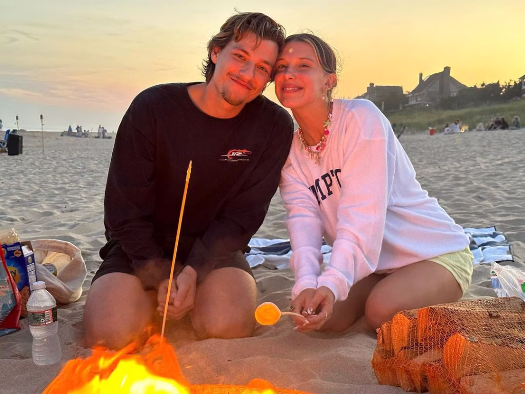 درمالیدی - افشای رازهای مگو از زندگی خصوصی میلی بابی براون در تولد 22 سالگی؛ اولین تصویر از دختر مخفی ستاره هالیوود افشای رازهای مگو از زندگی خصوصی میلی بابی براون در تولد 22 سالگی؛ اولین تصویر از دختر مخفی ستاره هالیوود