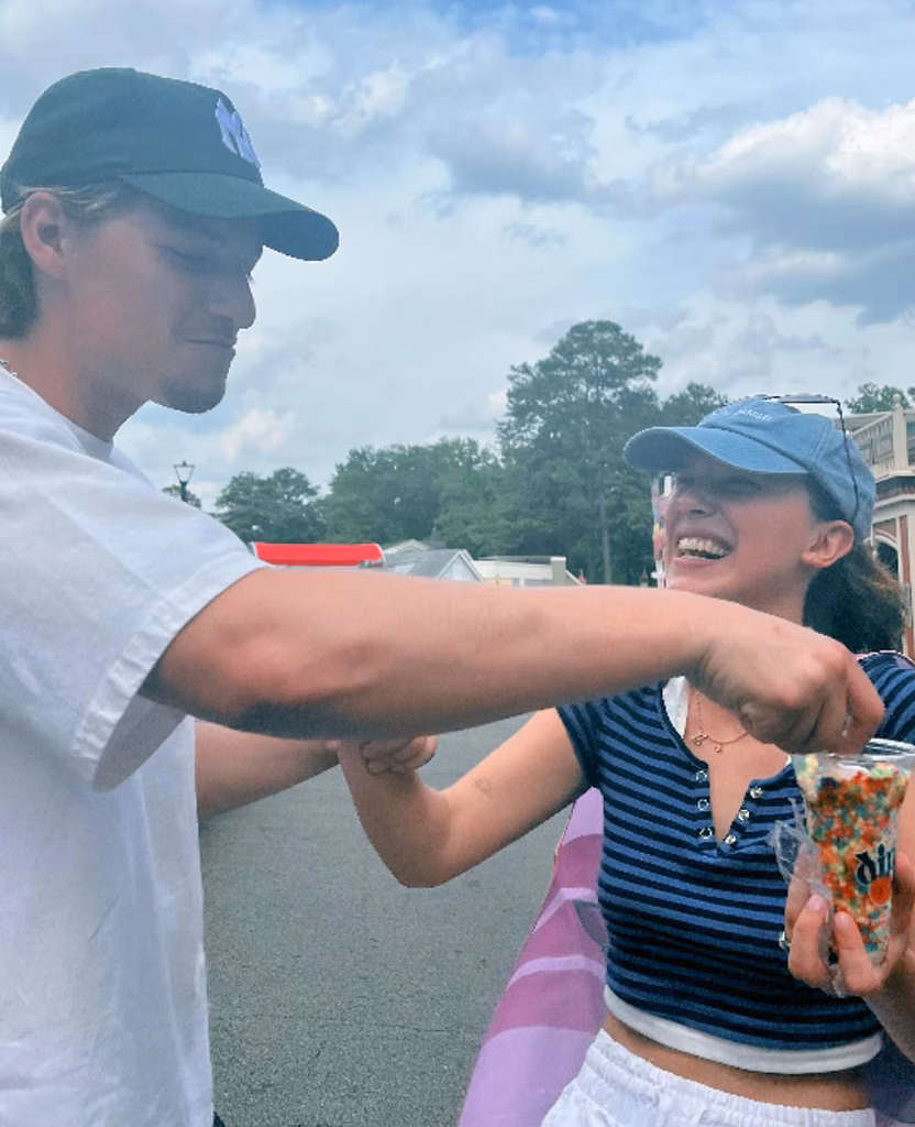 درمالیدی - افشای رازهای مگو از زندگی خصوصی میلی بابی براون در تولد 22 سالگی؛ اولین تصویر از دختر مخفی ستاره هالیوود افشای رازهای مگو از زندگی خصوصی میلی بابی براون در تولد 22 سالگی؛ اولین تصویر از دختر مخفی ستاره هالیوود