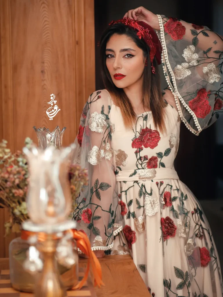 هستی مهدوی‌فر و سفیر ژاپن؛ کنایه جنجالی بازیگر ایرانی درباره اتفاقات دو سال گذشته