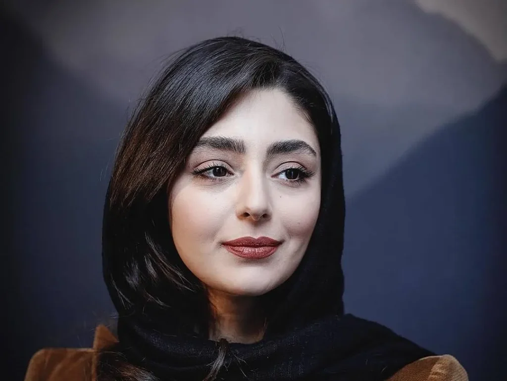 هستی مهدوی‌فر و سفیر ژاپن؛ کنایه جنجالی بازیگر ایرانی درباره اتفاقات دو سال گذشته