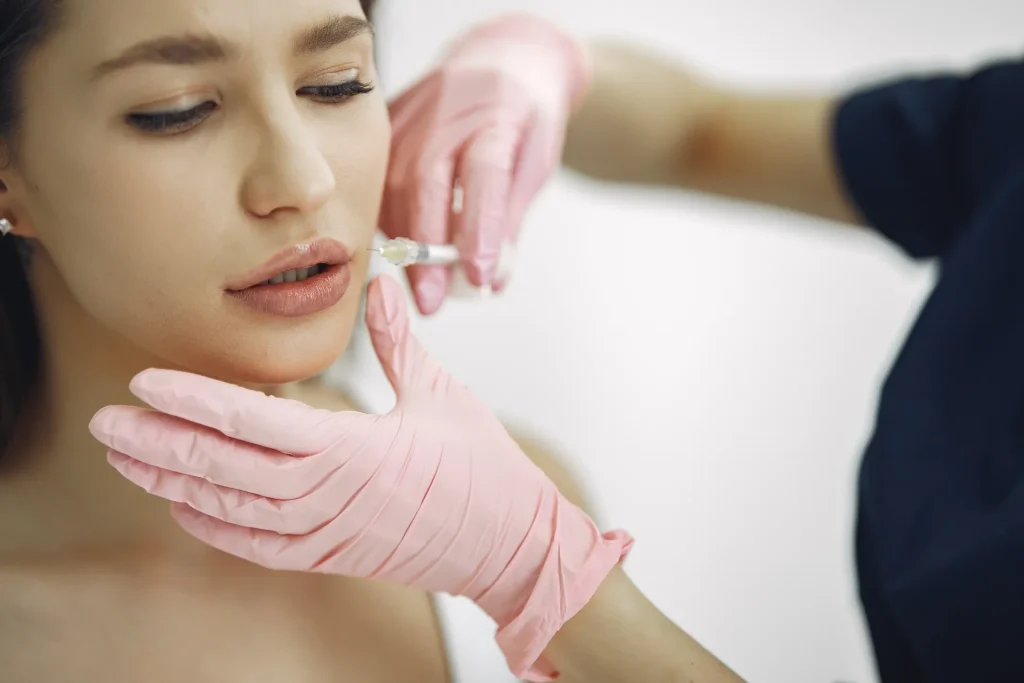 درمالیدی - تزریق چربی به صورت: تغییر فرم صورت و مزایای جوانسازی طبیعی تزریق چربی به صورت: تغییر فرم صورت و مزایای جوانسازی طبیعی