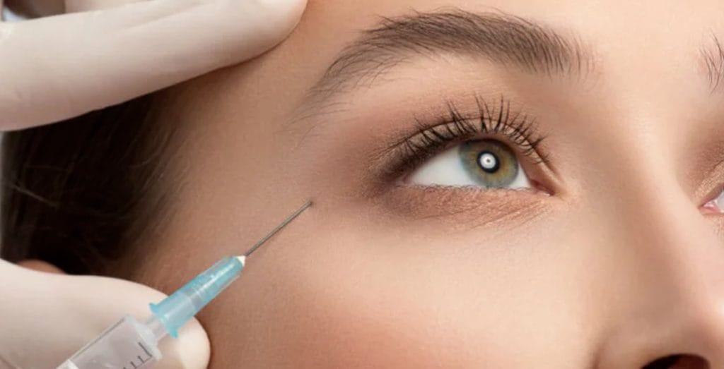 راهنمای جامع تزریق فیلر زیر چشم به همراه قیمت 1403: رازهای جوانسازی چهره