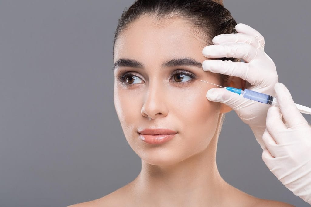 راهنمای جامع تزریق فیلر زیر چشم به همراه قیمت 1403: رازهای جوانسازی چهره